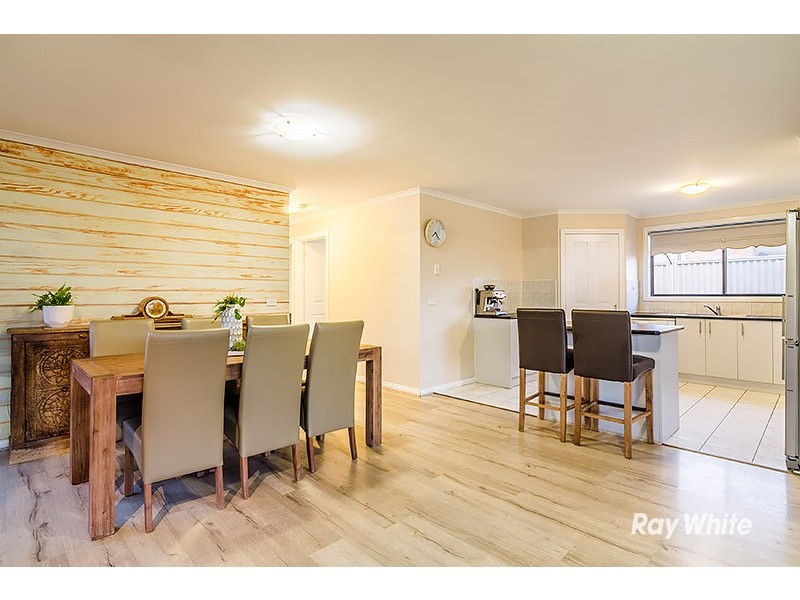 15 Jaye Place, Cranbourne West VIC 3977