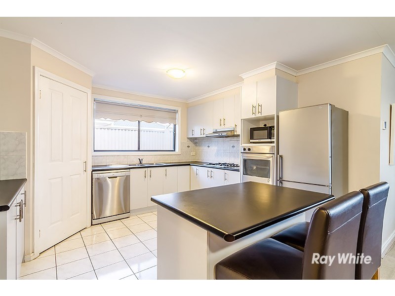 15 Jaye Place, Cranbourne West VIC 3977