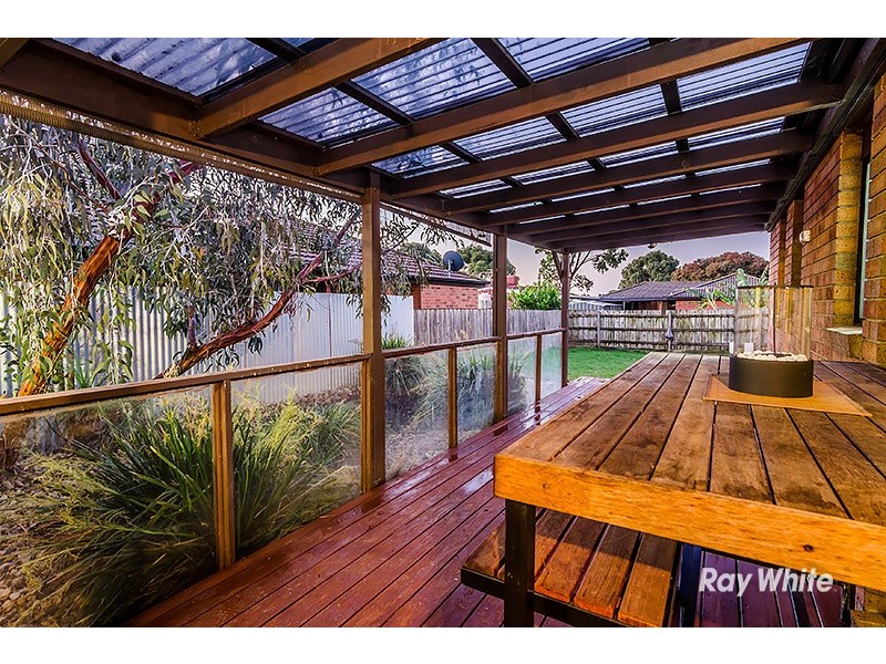 15 Jaye Place, Cranbourne West VIC 3977