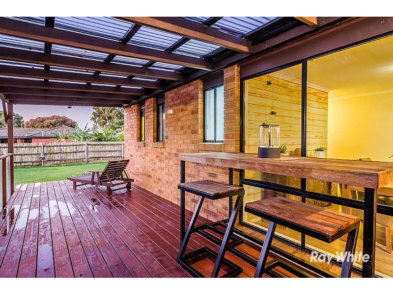 15 Jaye Place, Cranbourne West VIC 3977