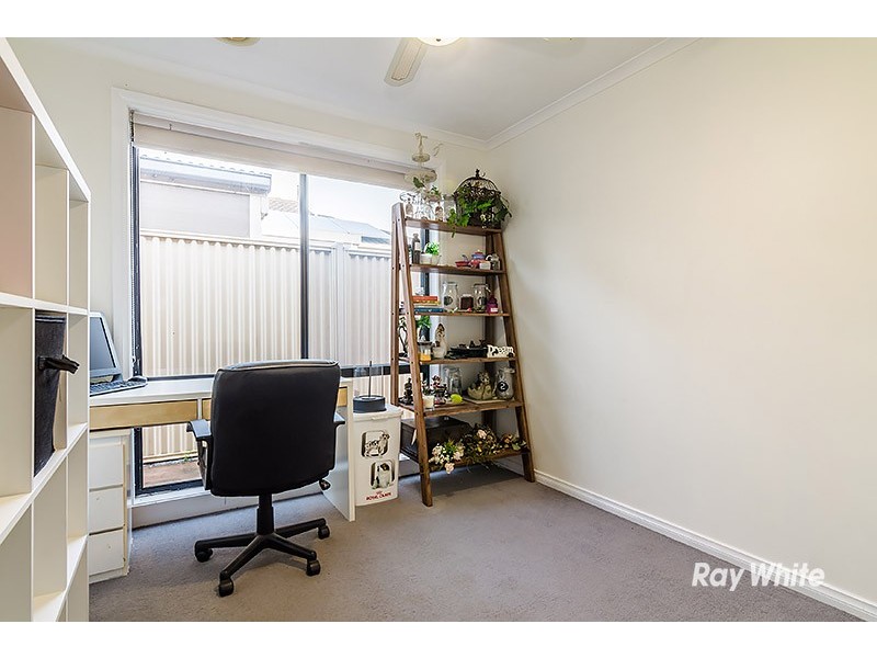 15 Jaye Place, Cranbourne West VIC 3977