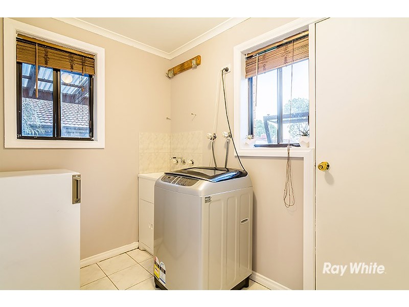 15 Jaye Place, Cranbourne West VIC 3977