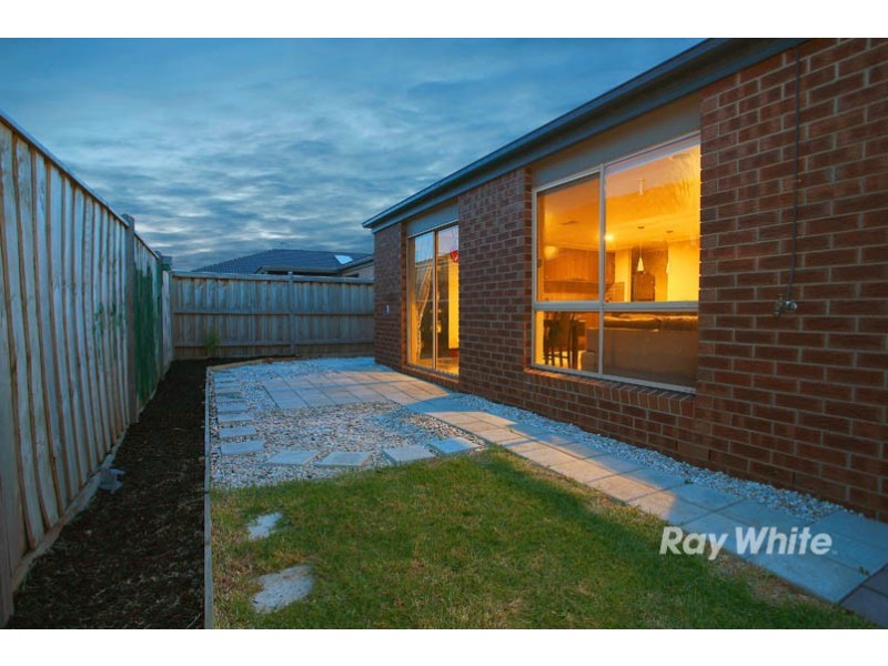106 Boland Drive, Lyndhurst VIC 3975