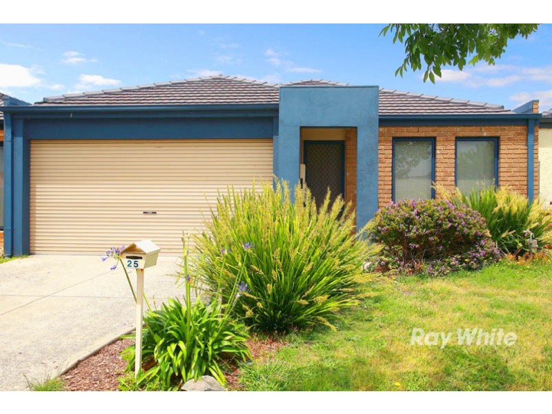 25 Phoenix Avenue, Cranbourne VIC 3977