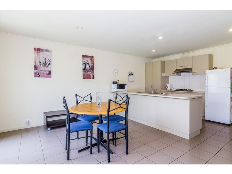 25 Phoenix Avenue, Cranbourne VIC 3977