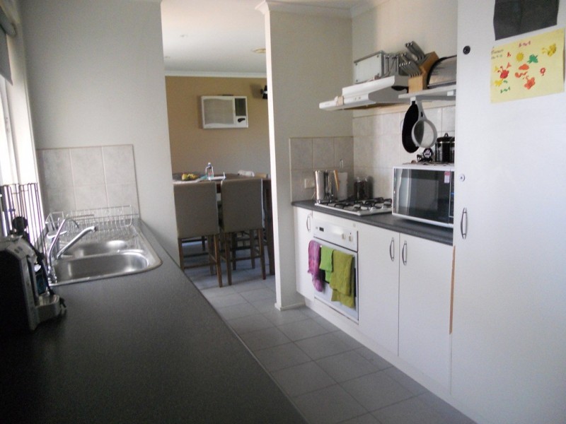 2 Merrijig Avenue, Cranbourne VIC 3977