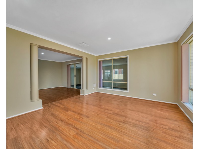 5 Charlotte Place, Cranbourne West VIC 3977