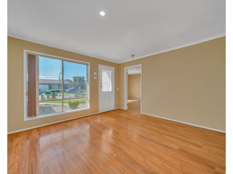 5 Charlotte Place, Cranbourne West VIC 3977