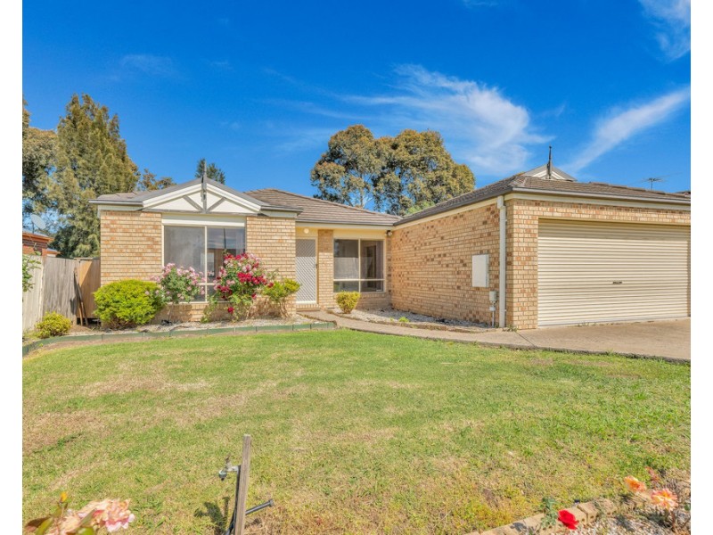 5 Charlotte Place, Cranbourne West VIC 3977