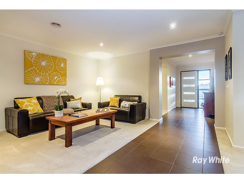 21 Melington Drive, Lyndhurst VIC 3975