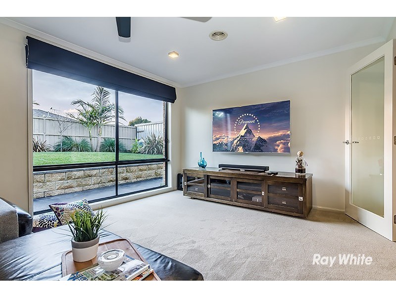 21 Melington Drive, Lyndhurst VIC 3975