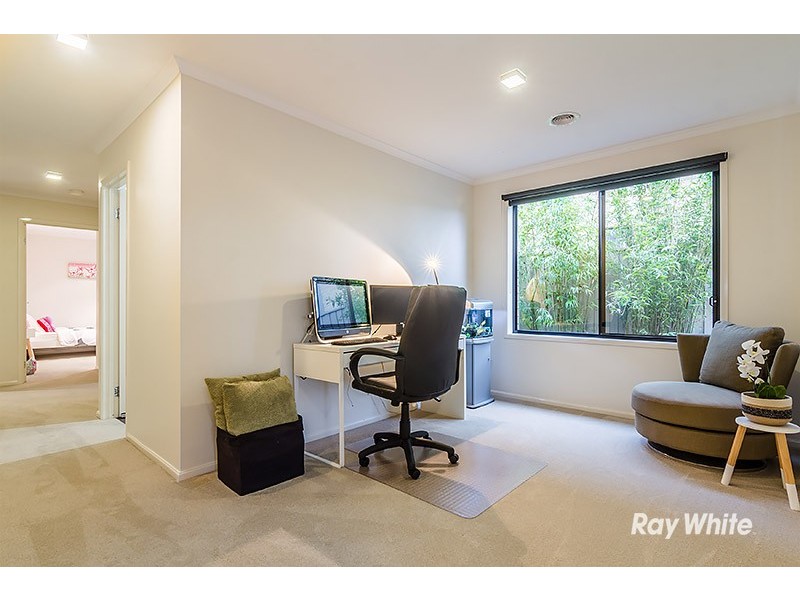21 Melington Drive, Lyndhurst VIC 3975