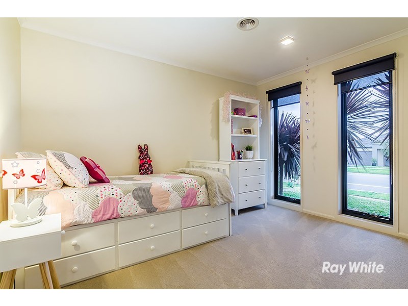 21 Melington Drive, Lyndhurst VIC 3975