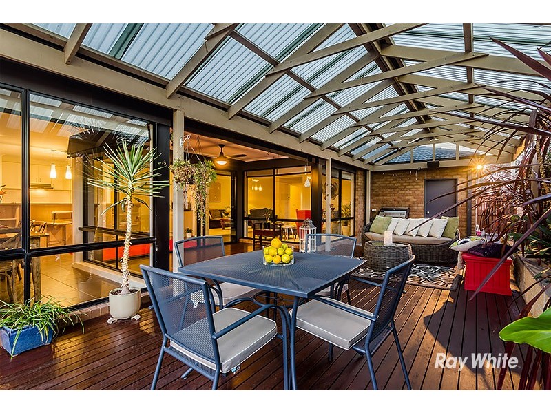 21 Melington Drive, Lyndhurst VIC 3975