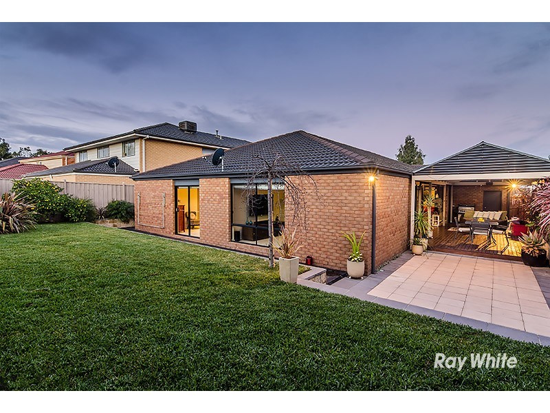21 Melington Drive, Lyndhurst VIC 3975