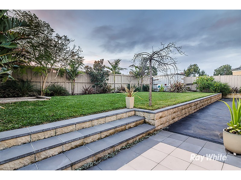 21 Melington Drive, Lyndhurst VIC 3975