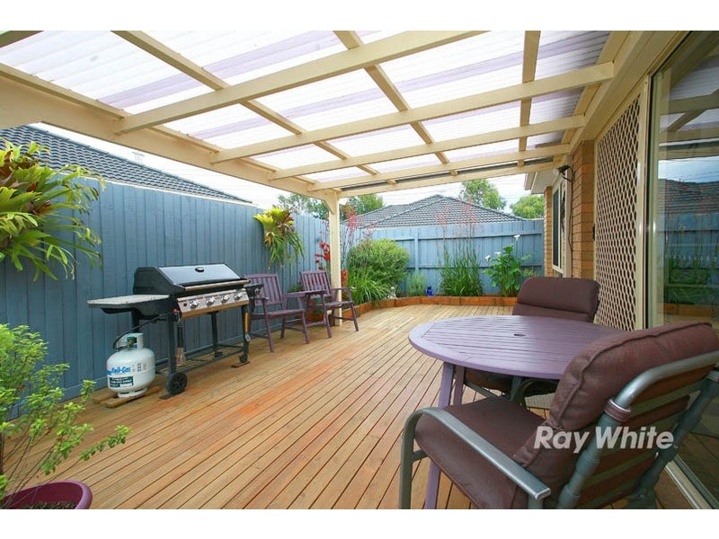 2/95-101 Breens Road, Cranbourne West VIC 3977