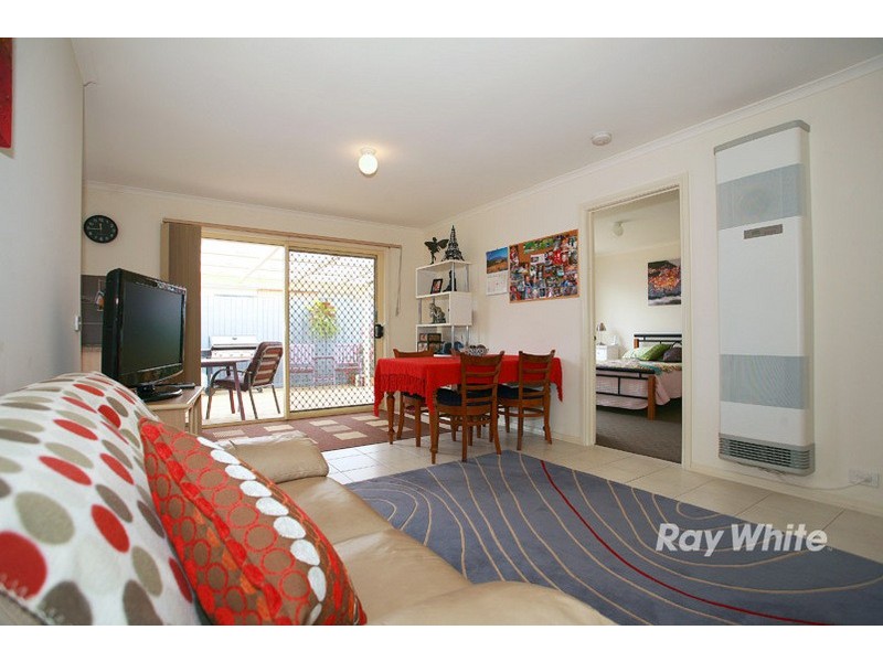 2/95-101 Breens Road, Cranbourne West VIC 3977