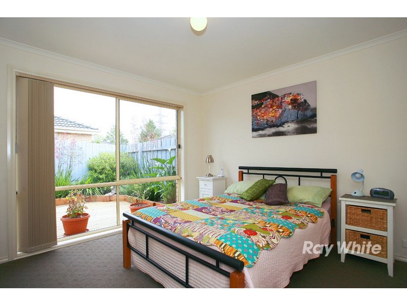 2/95-101 Breens Road, Cranbourne West VIC 3977