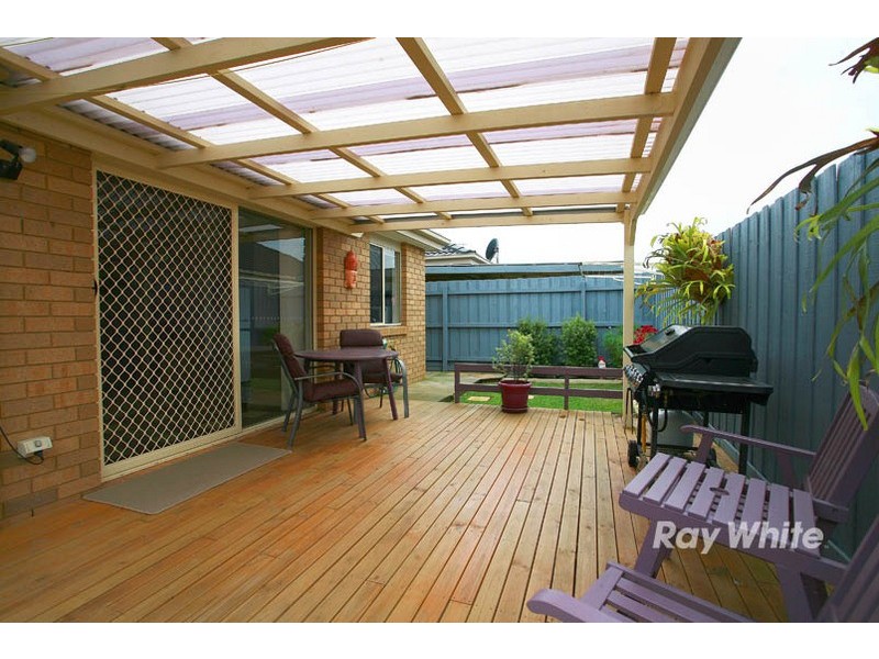 2/95-101 Breens Road, Cranbourne West VIC 3977