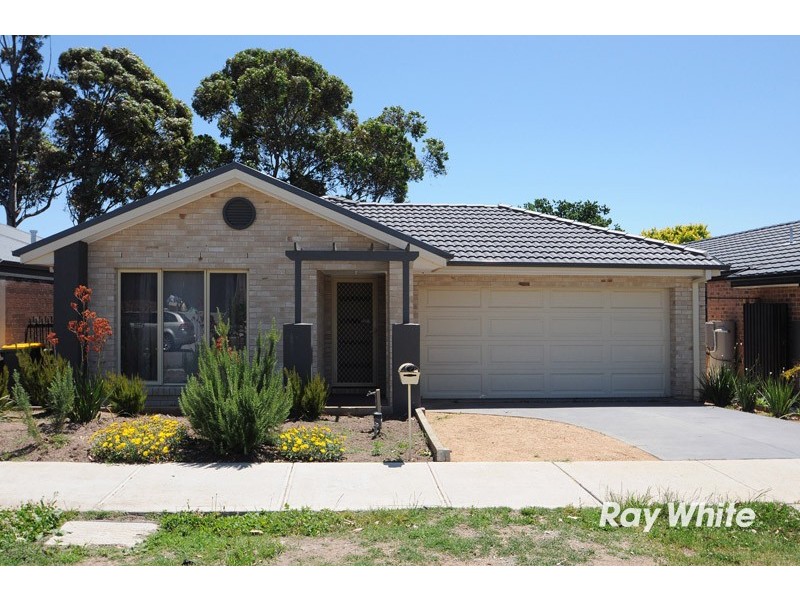 24 Triumph Way, Skye VIC 3977