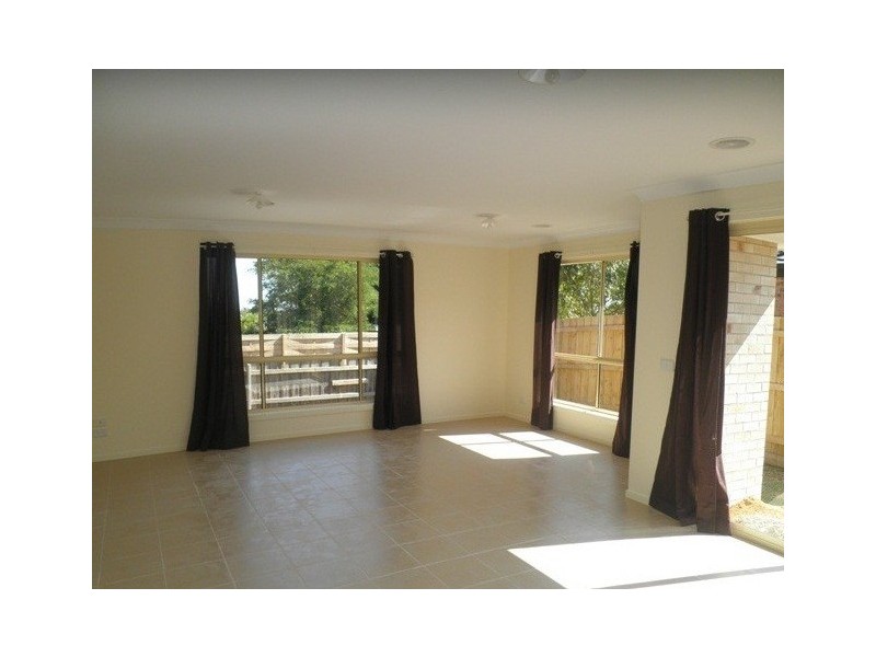 24 Triumph Way, Skye VIC 3977