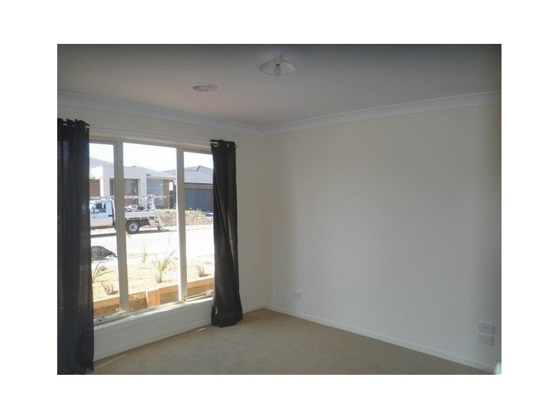 24 Triumph Way, Skye VIC 3977