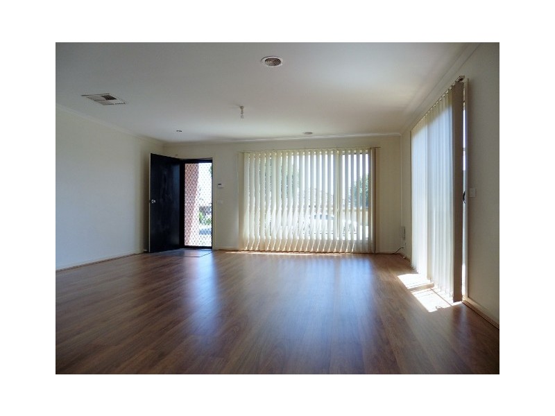 1/6 Hoddle Court, Cranbourne VIC 3977