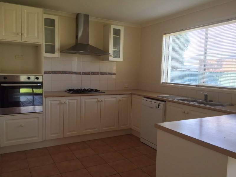 19 Lansbury Drive, Narre Warren South VIC 3805