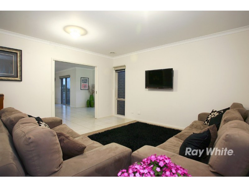 12 Mannavue Boulevard, Cranbourne North VIC 3977