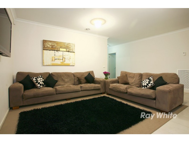 12 Mannavue Boulevard, Cranbourne North VIC 3977