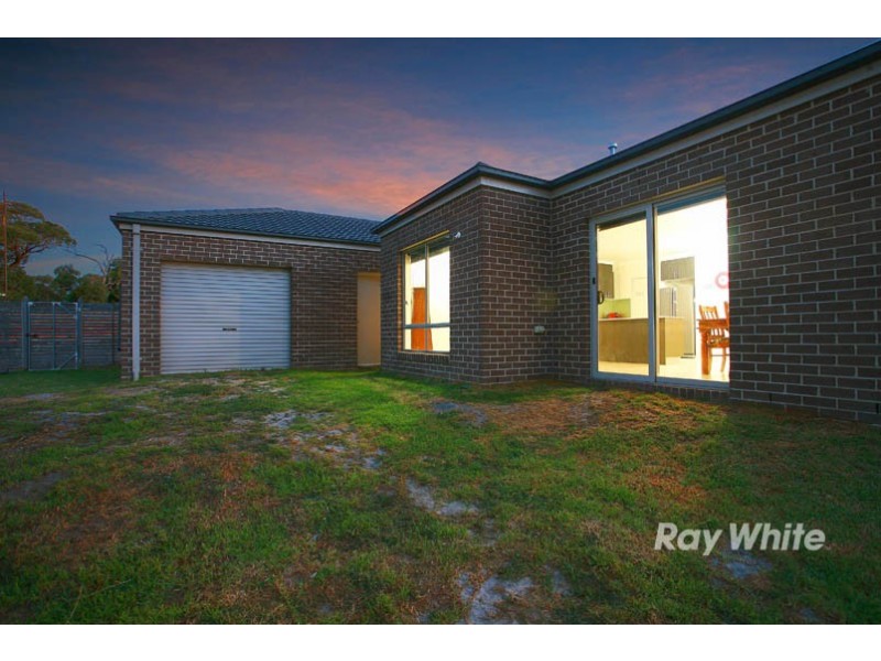 12 Mannavue Boulevard, Cranbourne North VIC 3977