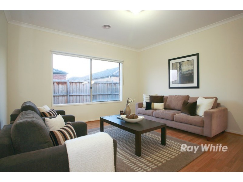 75 Melington Drive, Lyndhurst VIC 3975