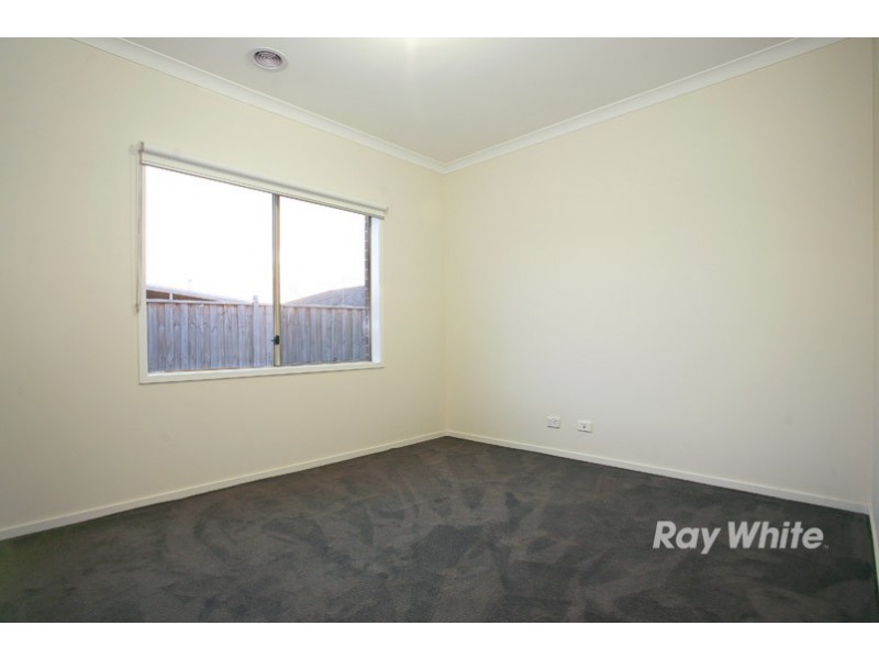 75 Melington Drive, Lyndhurst VIC 3975