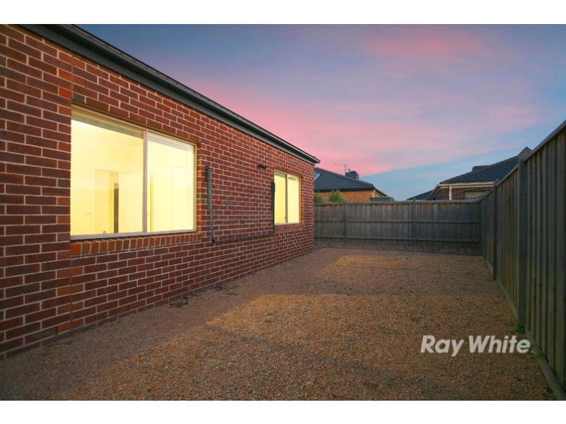 75 Melington Drive, Lyndhurst VIC 3975