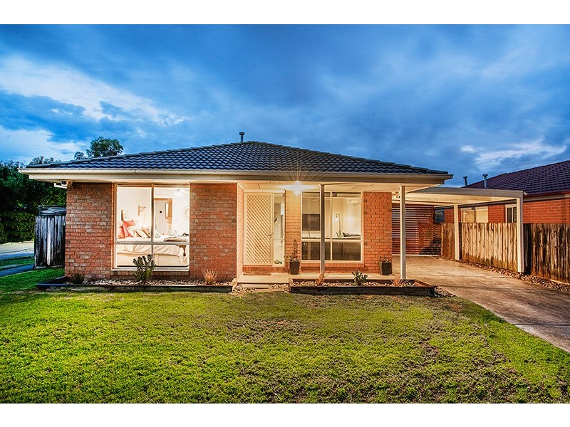 25 Stephellen Way, Cranbourne West VIC 3977