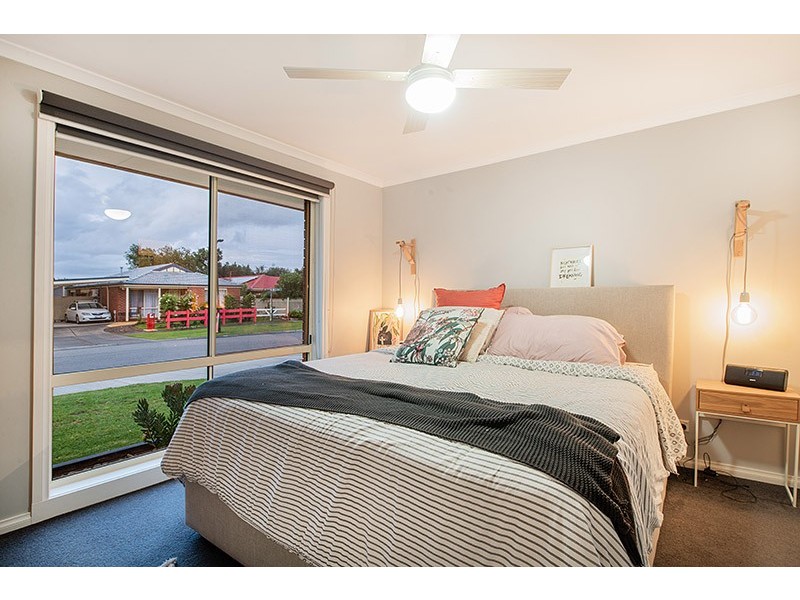 25 Stephellen Way, Cranbourne West VIC 3977