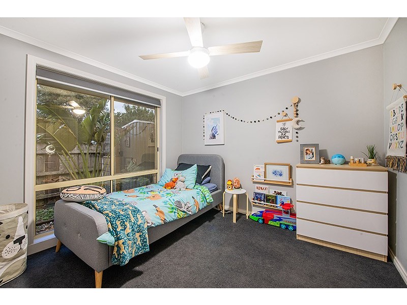 25 Stephellen Way, Cranbourne West VIC 3977