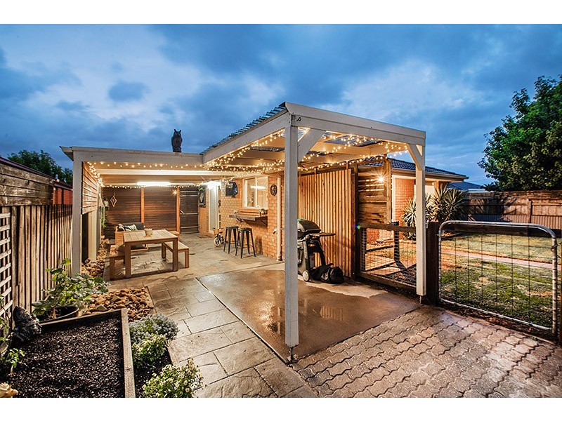 25 Stephellen Way, Cranbourne West VIC 3977