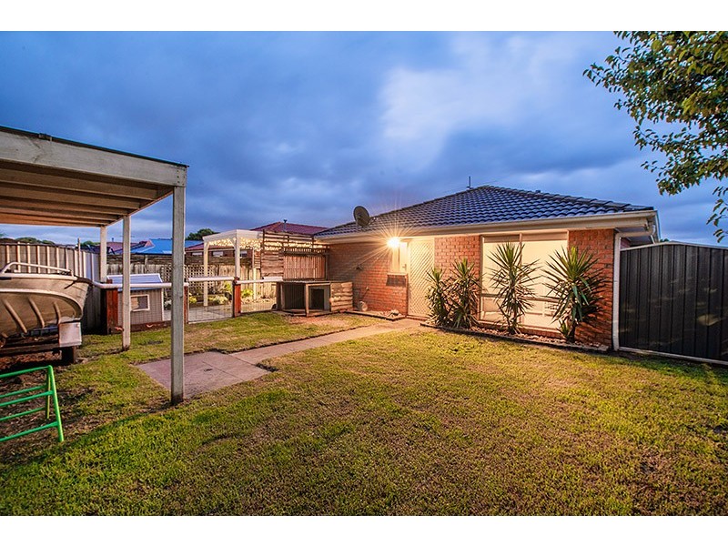 25 Stephellen Way, Cranbourne West VIC 3977