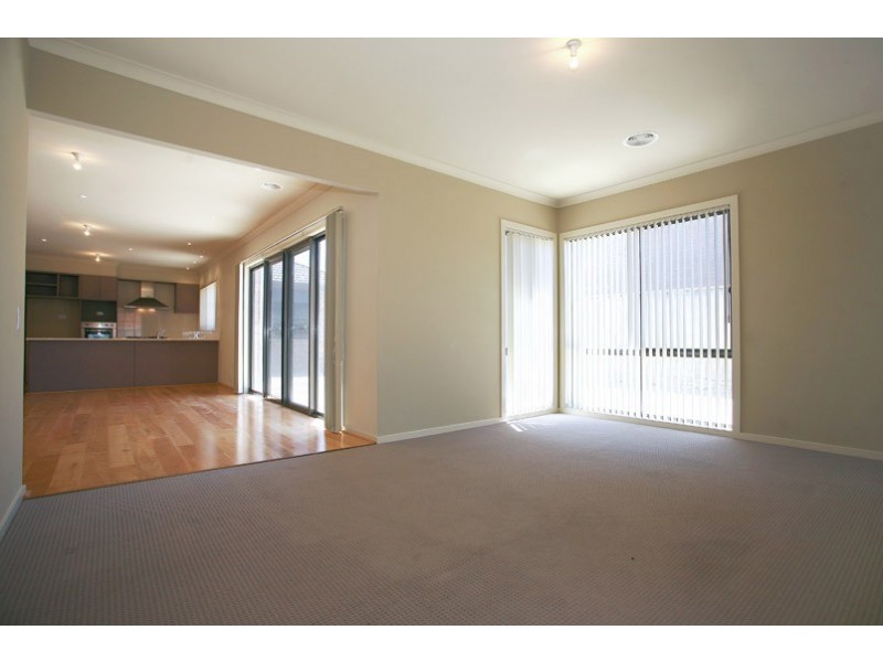 49 Premier Drive, Berwick VIC 3806