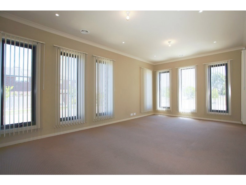 49 Premier Drive, Berwick VIC 3806