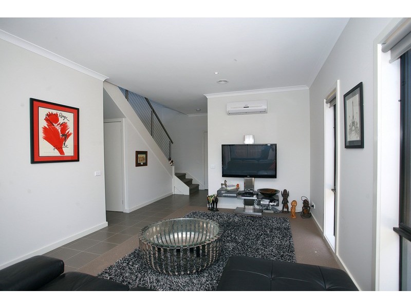 16/70 Sandhurst Boulevard, Sandhurst VIC 3977