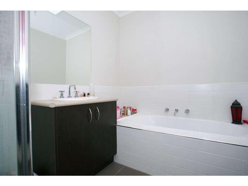 16/70 Sandhurst Boulevard, Sandhurst VIC 3977