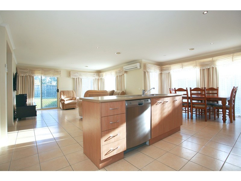 47 Briarcrest Drive, Cranbourne East VIC 3977