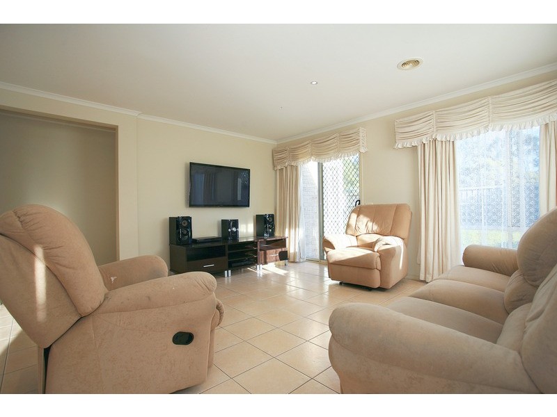 47 Briarcrest Drive, Cranbourne East VIC 3977