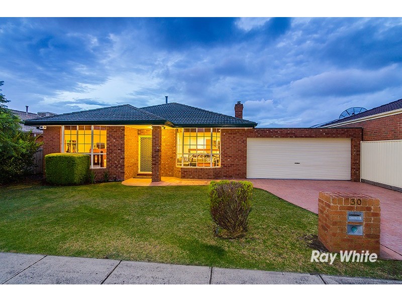 30 Horsfield Street, Cranbourne North VIC 3977
