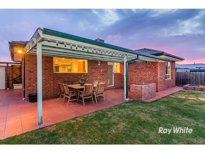 30 Horsfield Street, Cranbourne North VIC 3977
