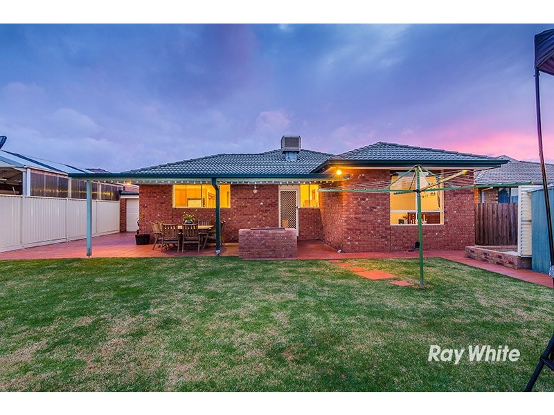 30 Horsfield Street, Cranbourne North VIC 3977