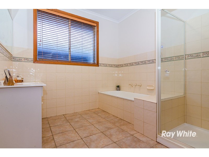 30 Horsfield Street, Cranbourne North VIC 3977